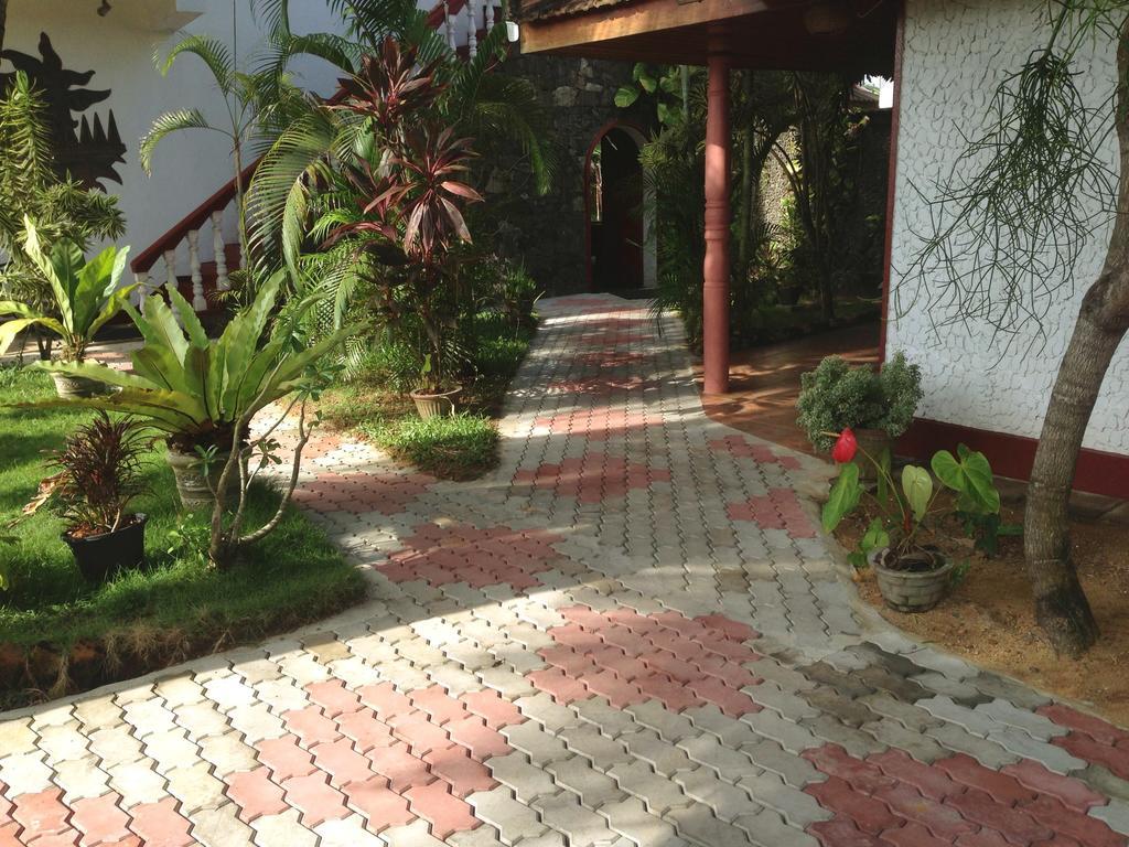 Tropical Beach House Hikkaduwa Exterior foto