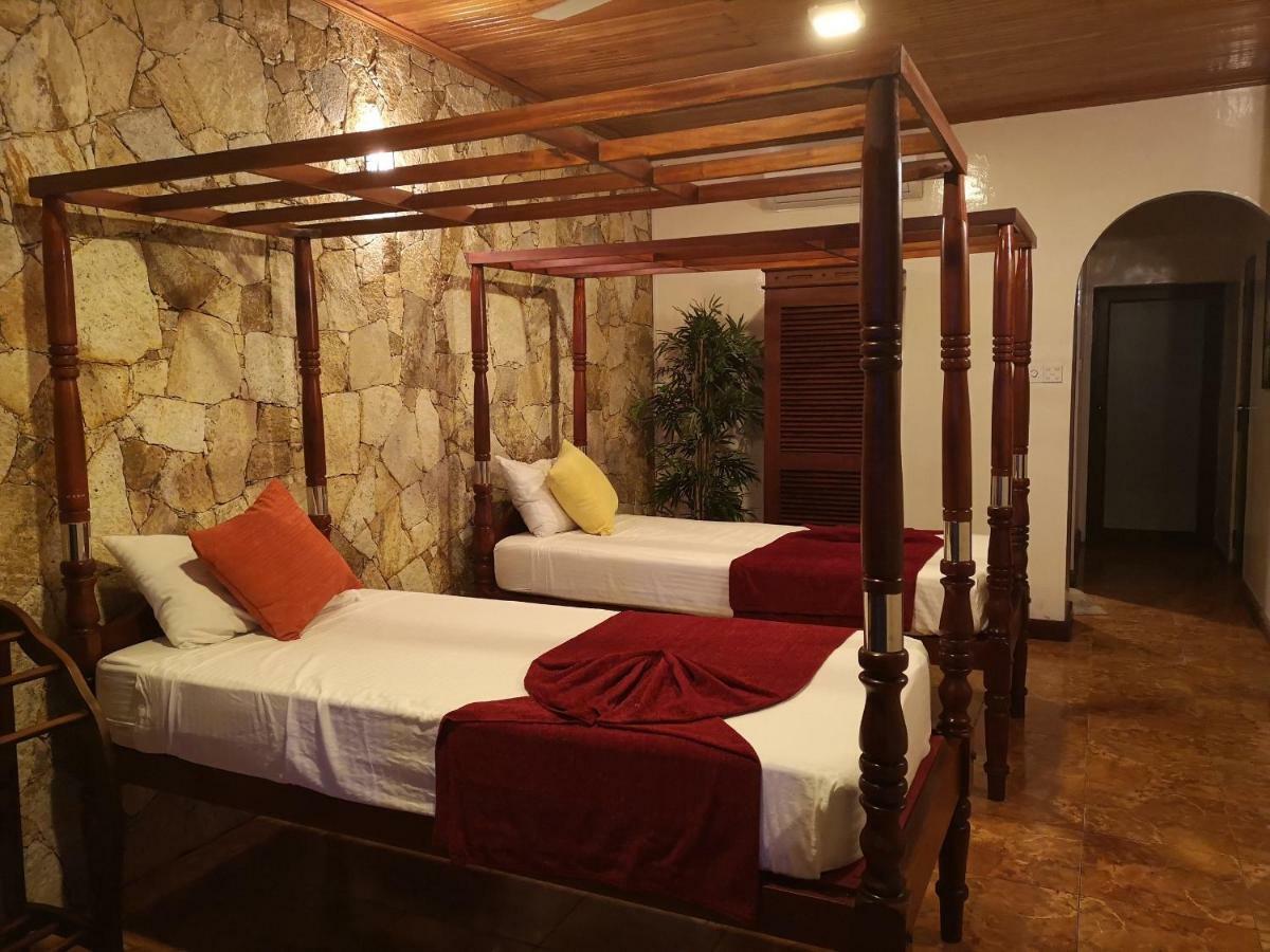 Tropical Beach House Hikkaduwa Exterior foto